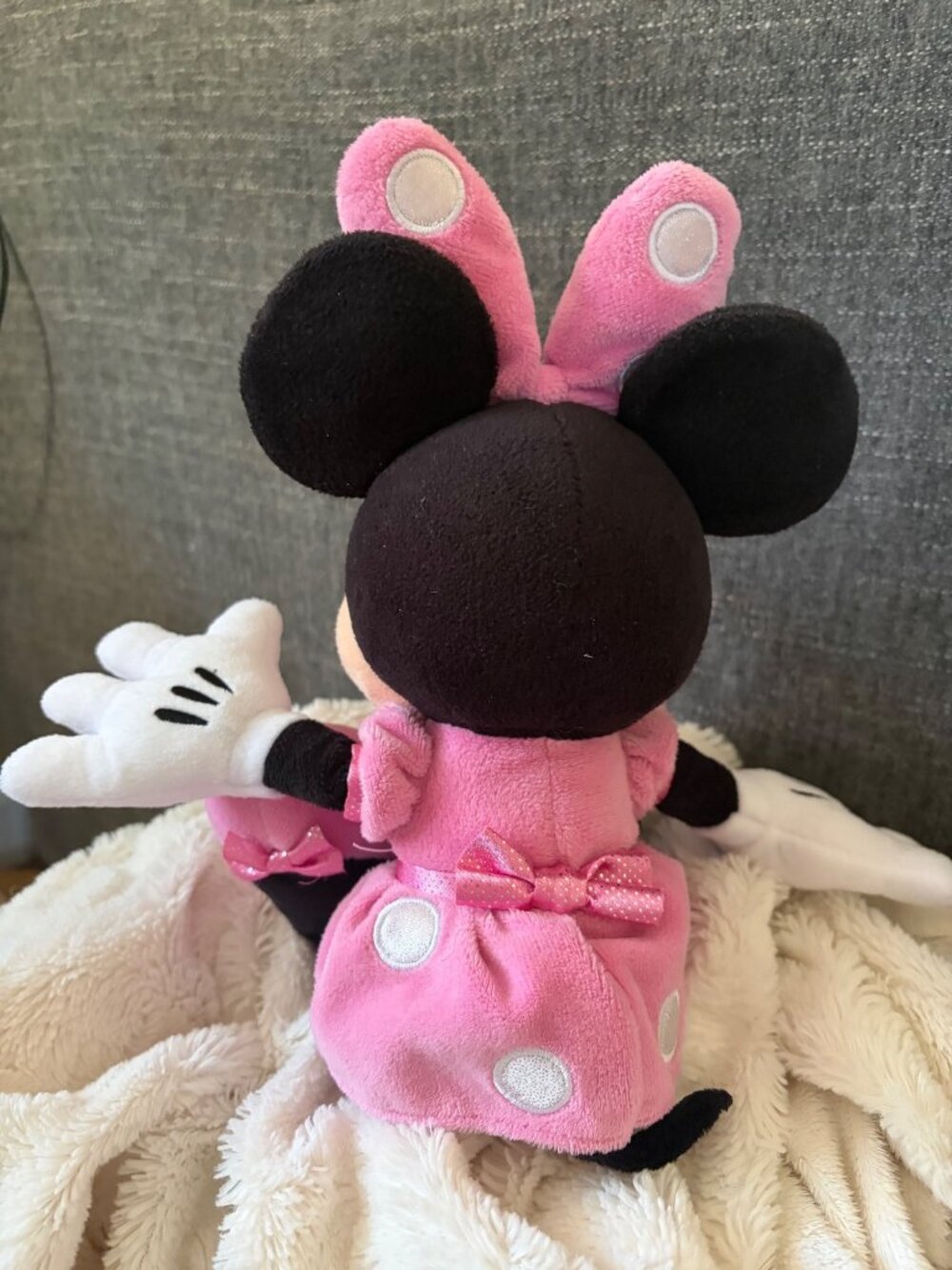 Minnie Plush Doll Pink Outfit & Polka Dot Bow Soft Toy U57 - Picture 4 of 5